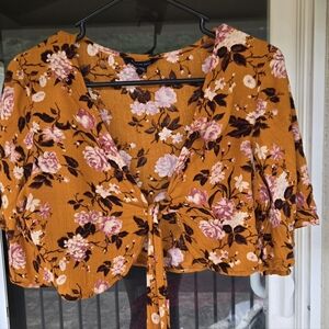 American Eagle Festival Crop Top Size Medium